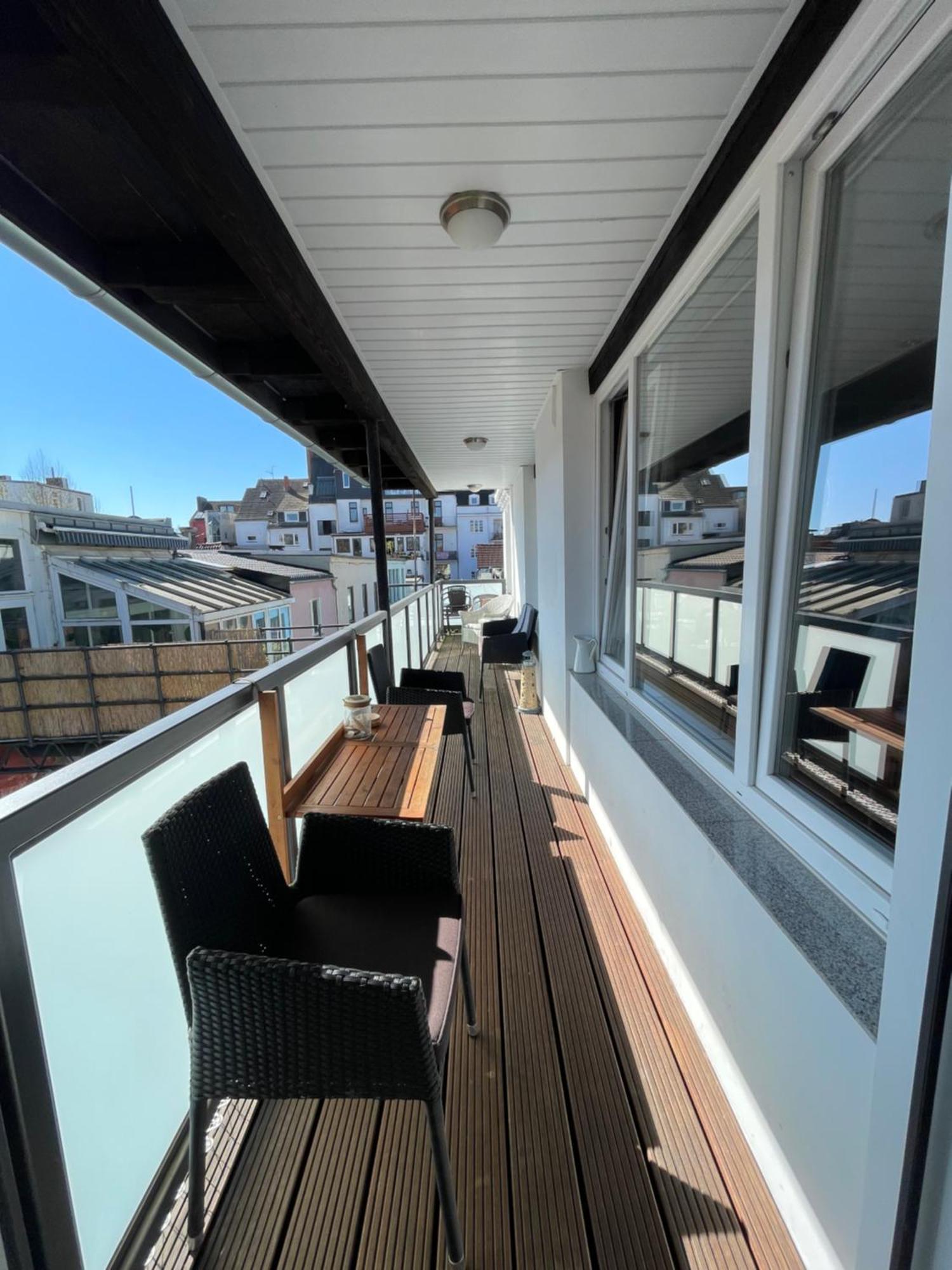 Patio 3 *